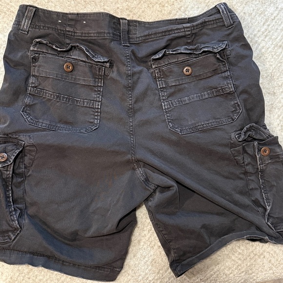 [American Eagle Outfitters] EUC Cargo Shorts - Picture 6 of 9